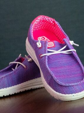 NWOT HeyDude Girls Wendy Shoe